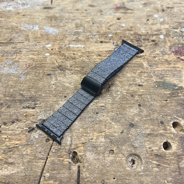 Apple Watch 45mm magneet bandje: Black Denim